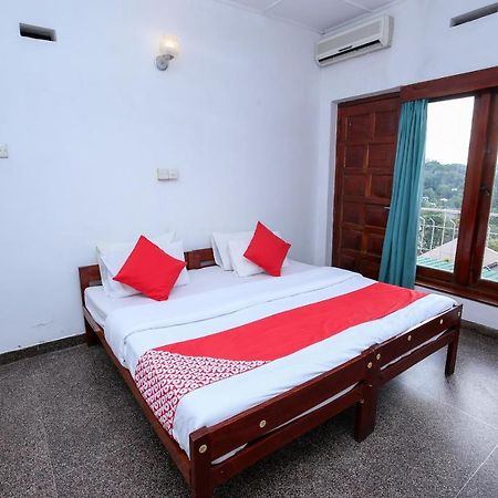 Oyo 436 Sandakelum Tourist Guest House Kandy Exteriör bild