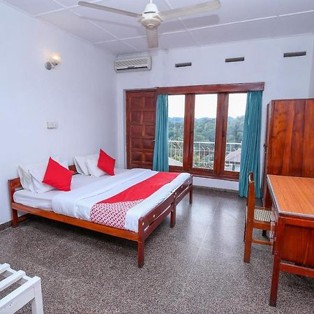 Oyo 436 Sandakelum Tourist Guest House Kandy Exteriör bild