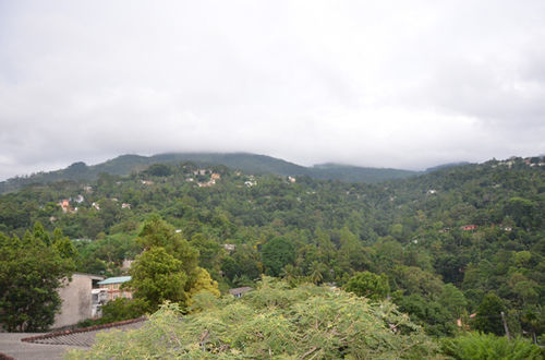 Oyo 436 Sandakelum Tourist Guest House Kandy Exteriör bild