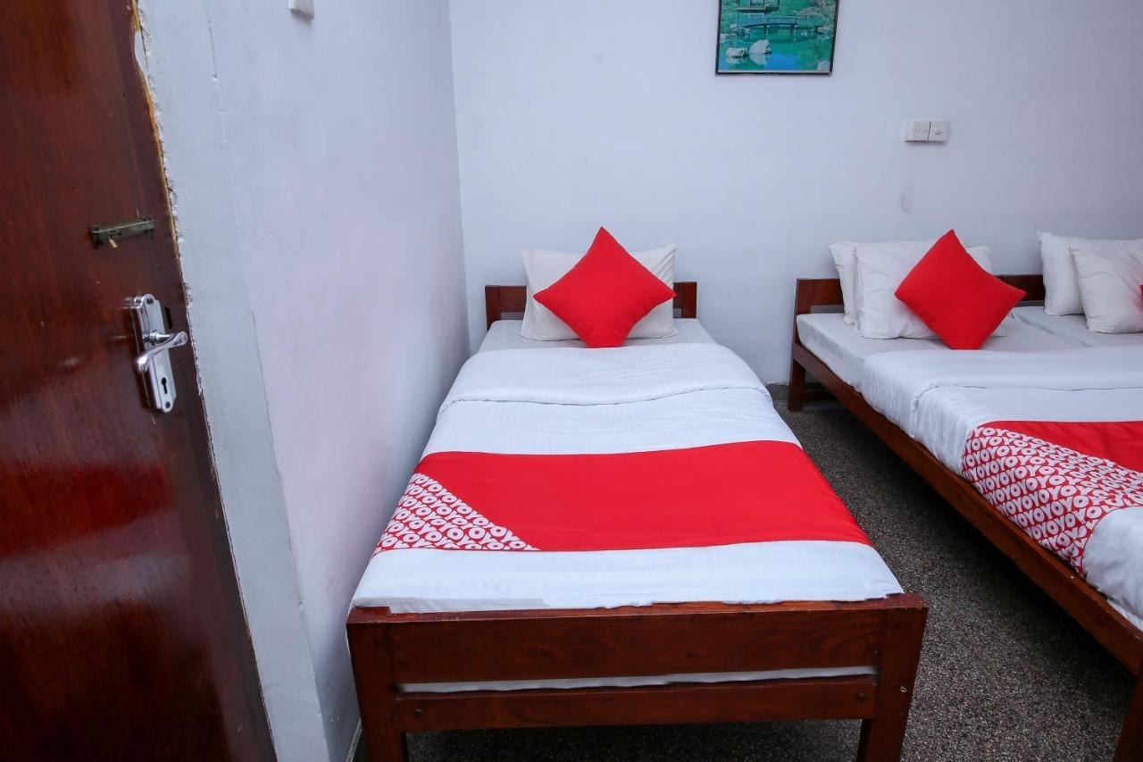 Oyo 436 Sandakelum Tourist Guest House Kandy Exteriör bild