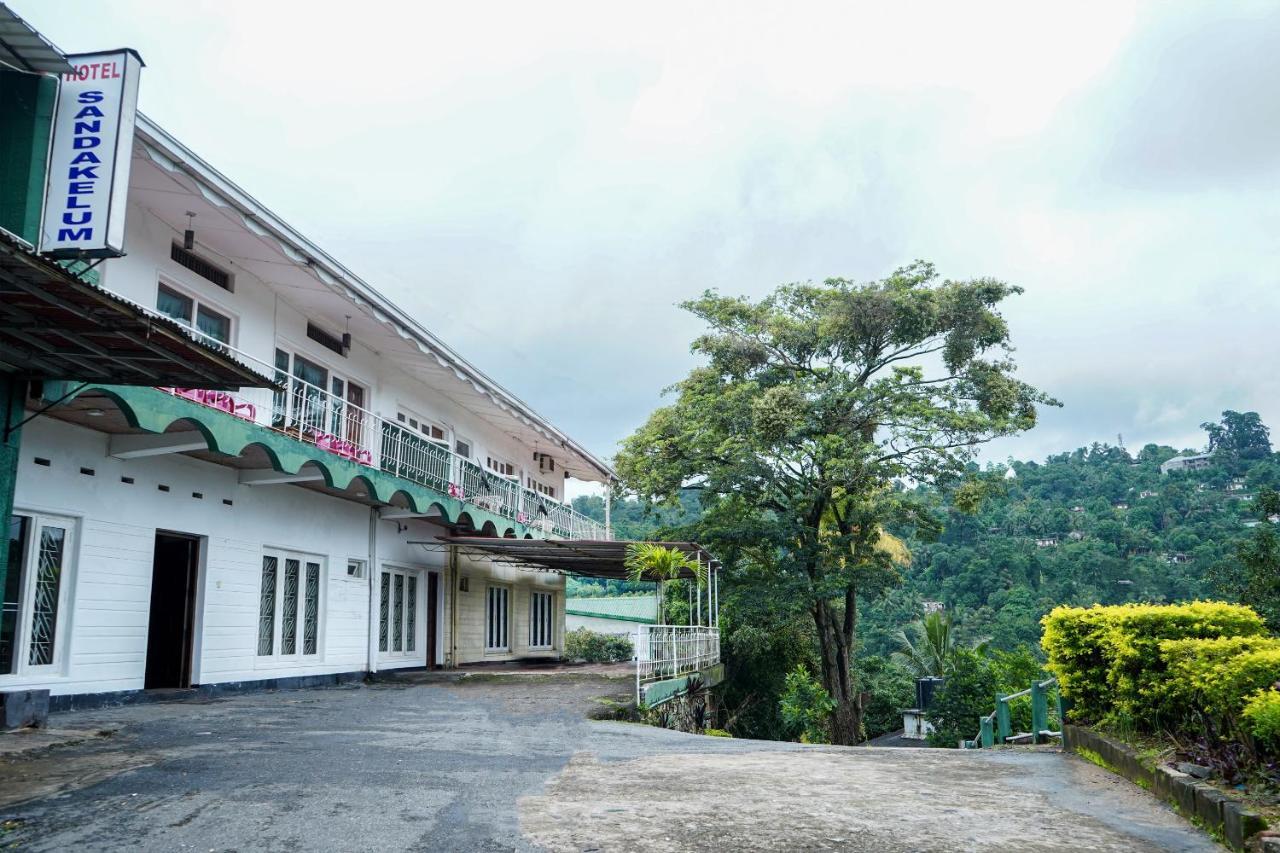 Oyo 436 Sandakelum Tourist Guest House Kandy Exteriör bild