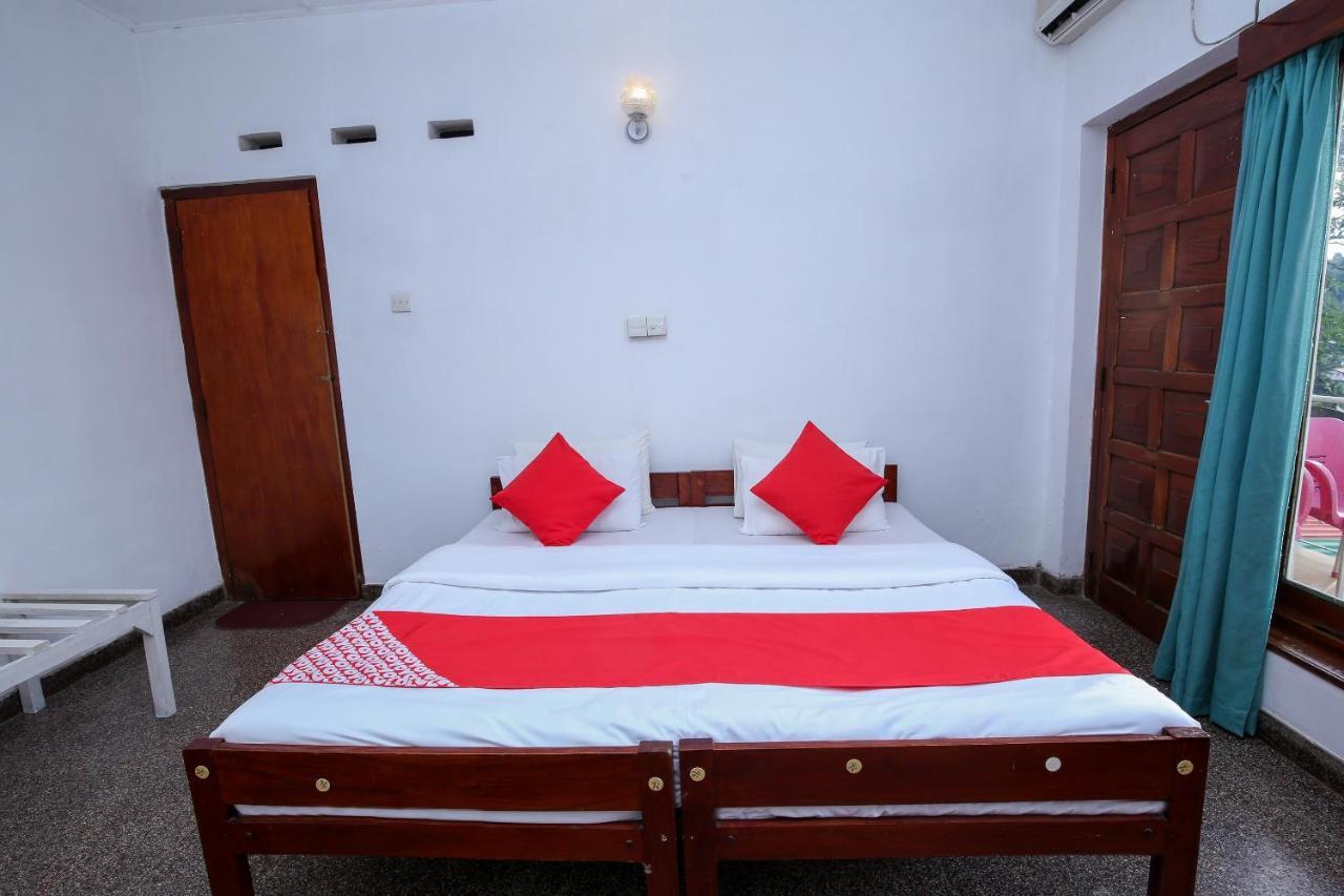 Oyo 436 Sandakelum Tourist Guest House Kandy Exteriör bild