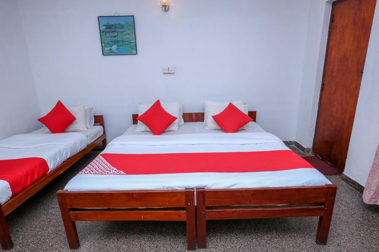 Oyo 436 Sandakelum Tourist Guest House Kandy Exteriör bild