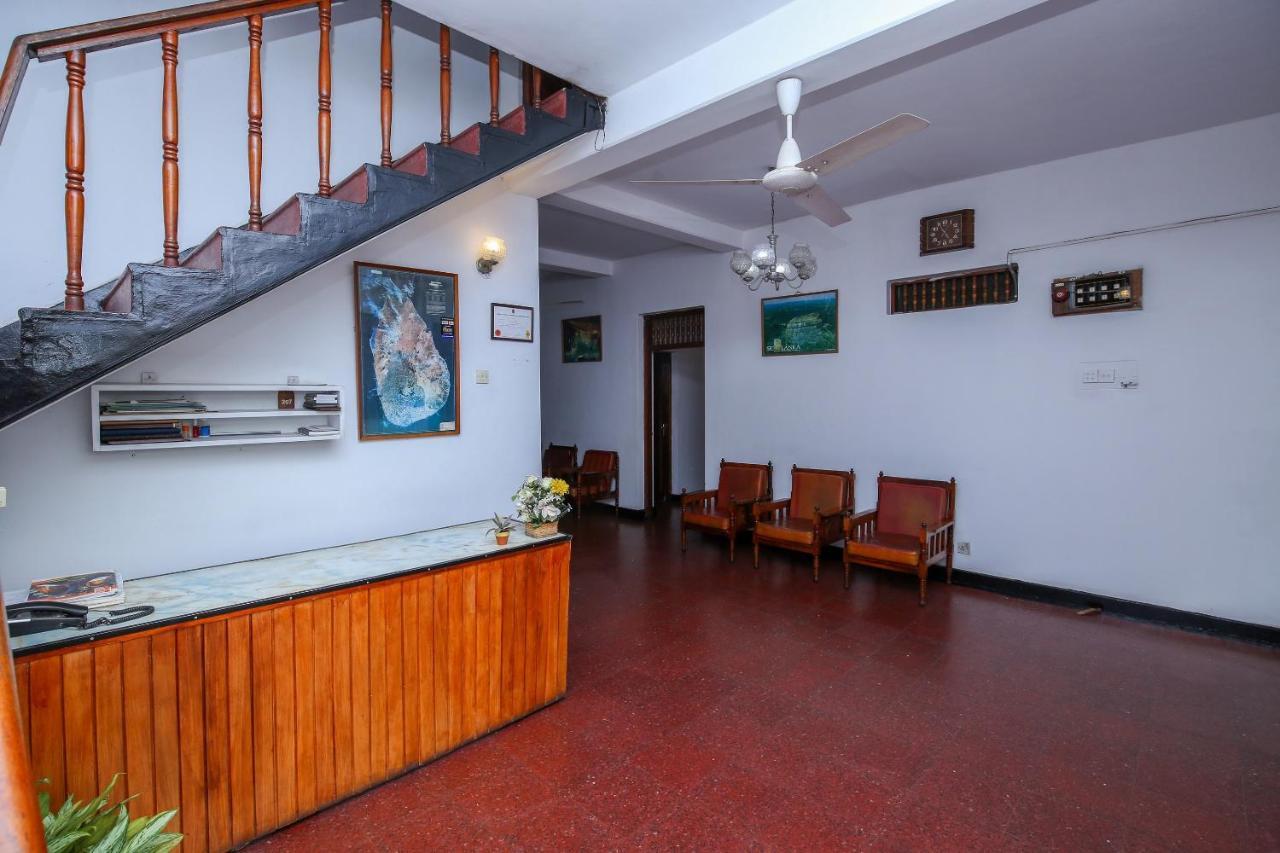 Oyo 436 Sandakelum Tourist Guest House Kandy Exteriör bild